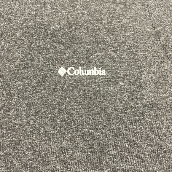 Mens Columbia V-neck Gray Short Sleeve T-Shirt Size L/G - Picture 2 of 5